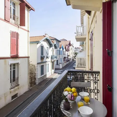Charming Flat 4 Minutes From The Grande Plage Of Away - Welkeys *